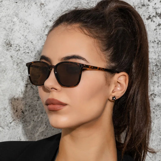 Strong Women Sunglasses Luxury Brand Designer Trend Men Mirror Sun Glasses Retro Female Shades Zonnebril Dames UV400